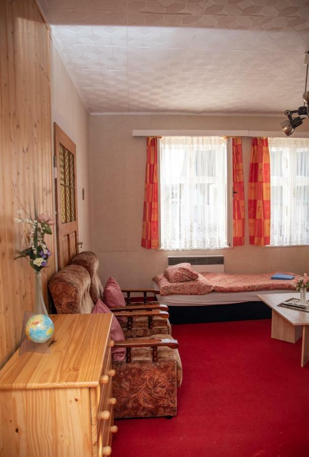 Apartmany U Kocoura Pod Klinovcem Kovarska Bagian luar foto